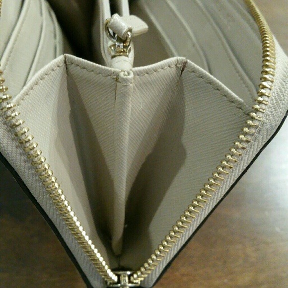 Michael Kors Python Beige Jet Zip Wallet - Picture 5 of 6